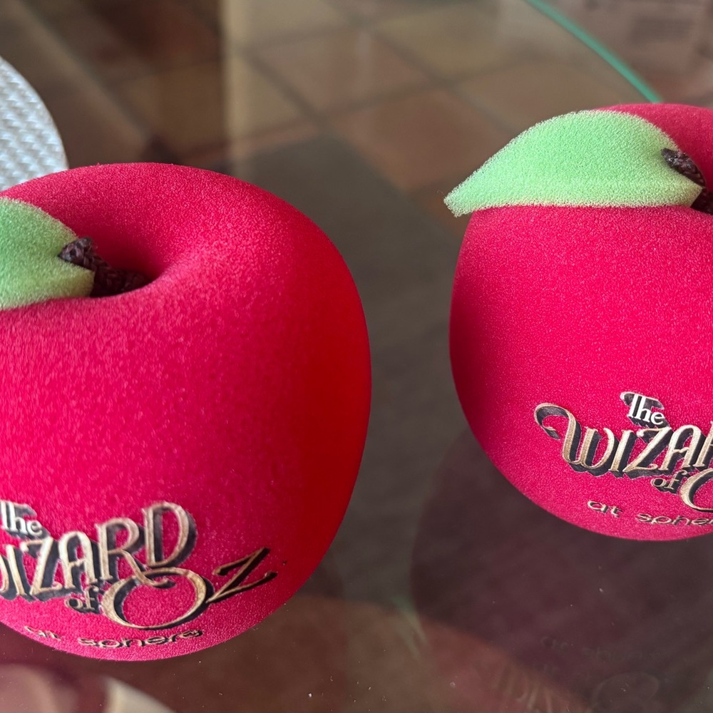 Red Bath Sponge - Picture 4 of 5